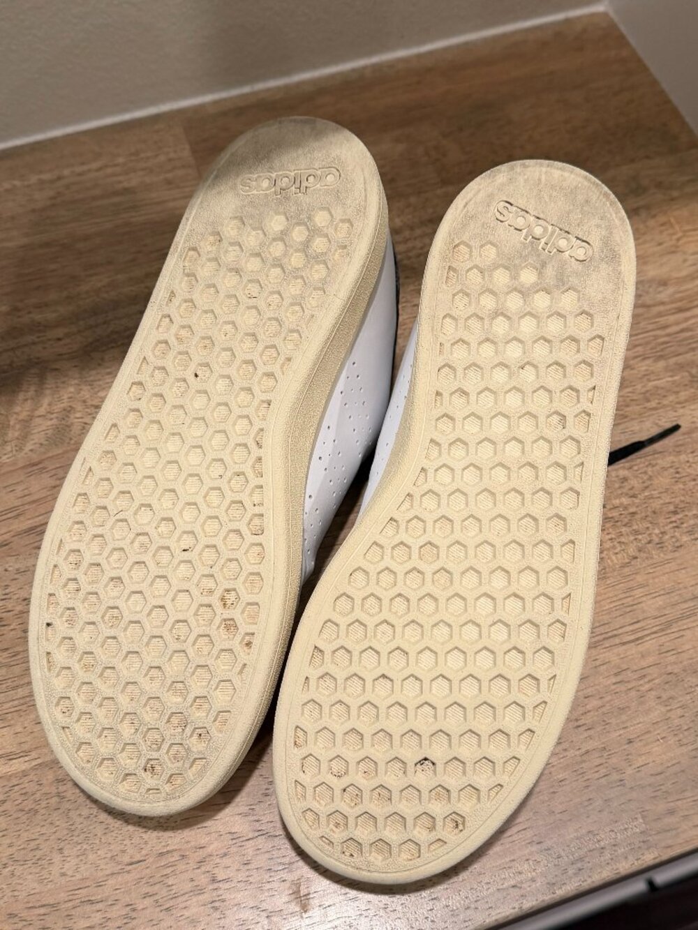 adidas x Smiley World Advantage Sneakers Youth Size 5 White IH6276 - Picture 10 of 10